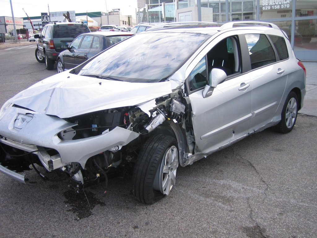 VISTA DELANTERA IZQUIERDA PEUGEOT 308 SW 8L ACTIVE 1.6 HDI 115CV