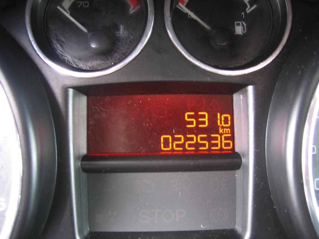 VISTA KM PEUGEOT 308 SW 8L ACTIVE 1.6 HDI 115CV