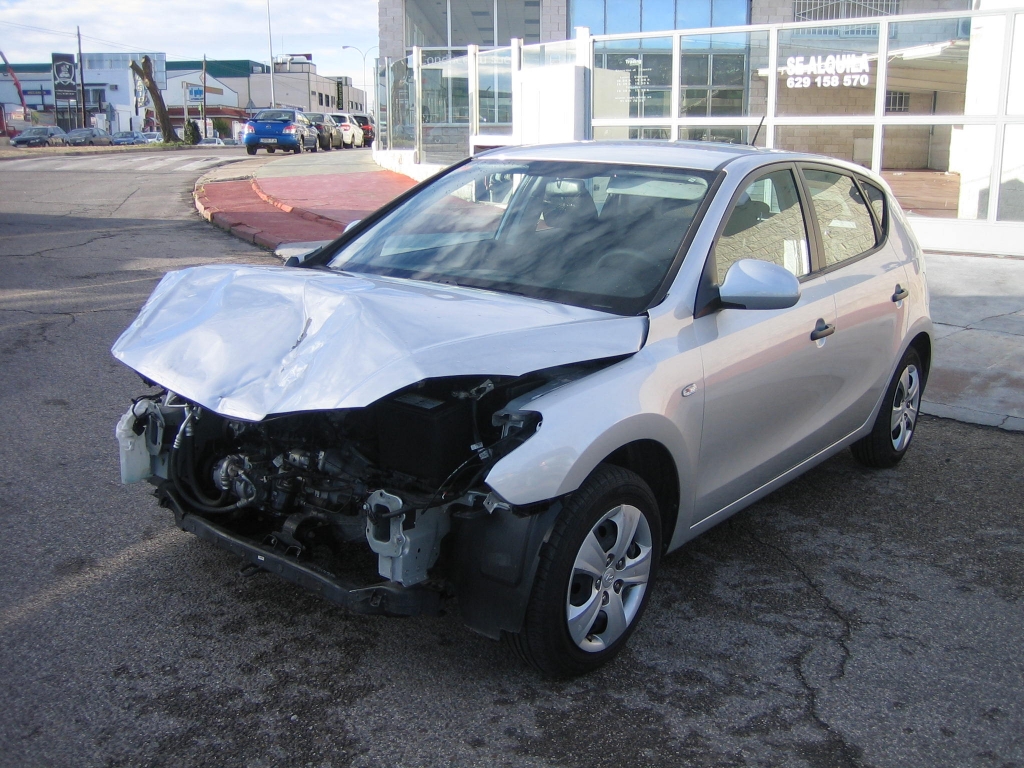 VISTA DELANTERA IZQUIERDA HYNDAI I-30 1.4 GASOLINA 109CV