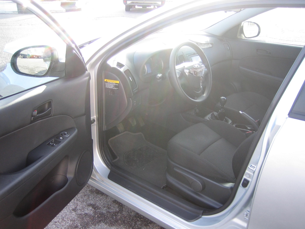 VISTA INTERIOR IZQUIERDA HYNDAI I-30 1.4 GASOLINA 109CV