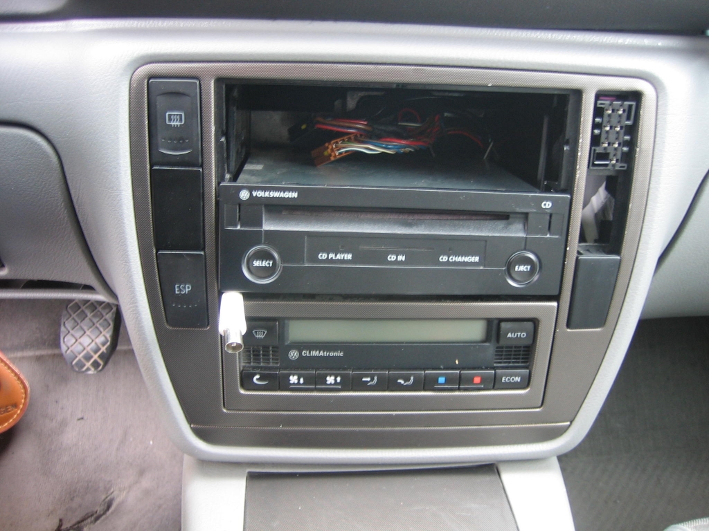 VISTA CARGADOR CD Y CLIMA VOLKSWAGEN PASSAT 1.9 TDI VARIANT 4-MOTION 130CV