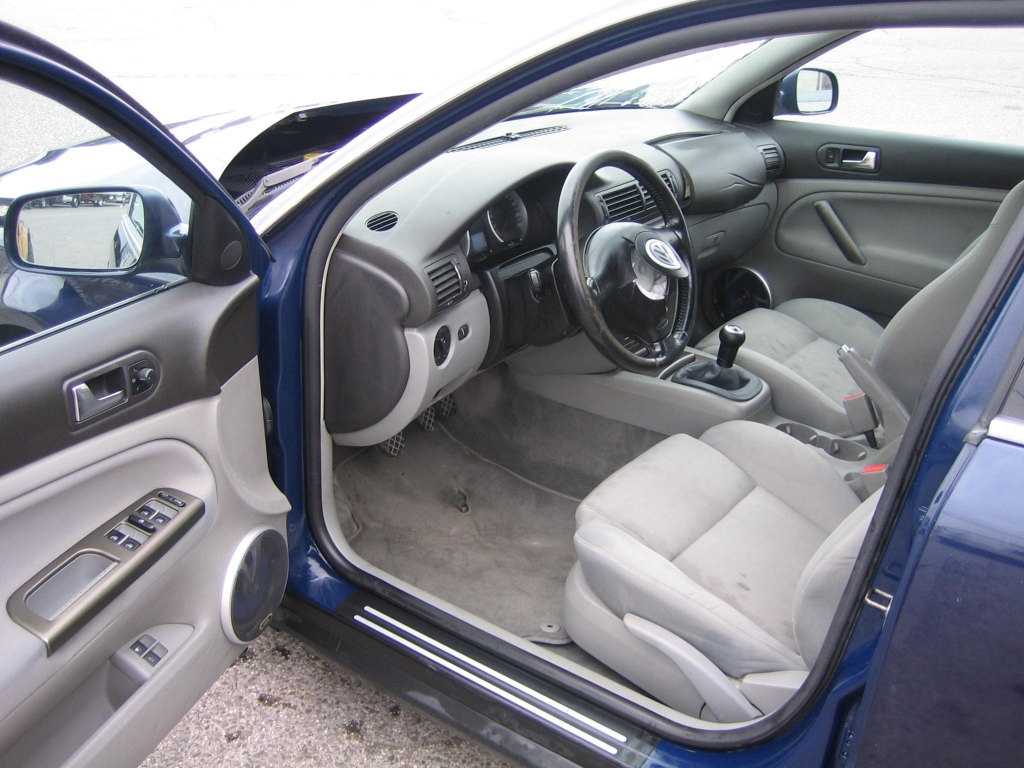 VISTA INTERIOR IZQUIERDO VOLKSWAGEN PASSAT 1.9 TDI VARIANT 4-MOTION 130CV