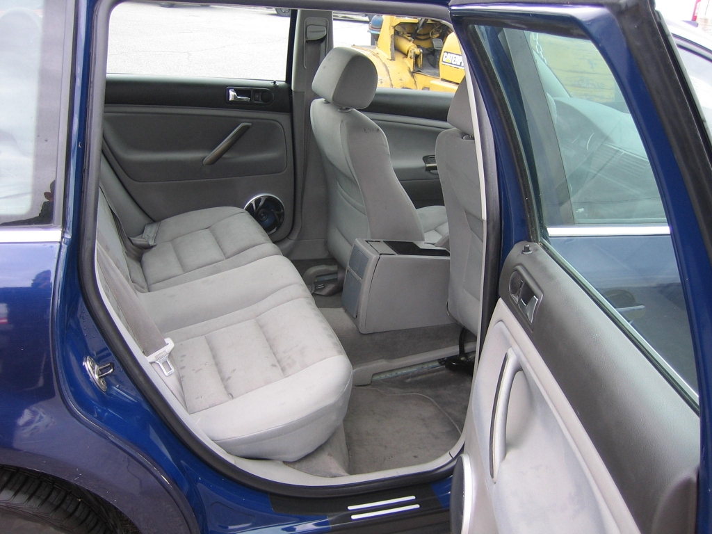 VISTA INTERIOR TRASERO 2 VOLKSWAGEN PASSAT 1.9 TDI VARIANT 4-MOTION 130CV