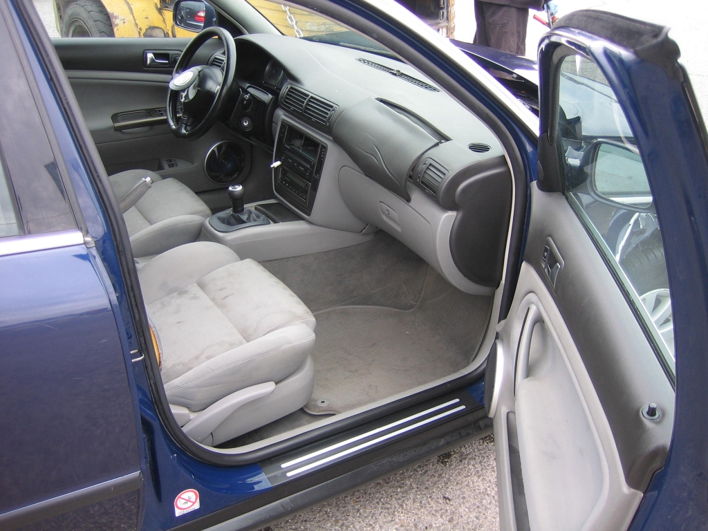 VISTA INTERIOR DERECHO VOLKSWAGEN PASSAT 1.9 TDI VARIANT 4-MOTION 130CV