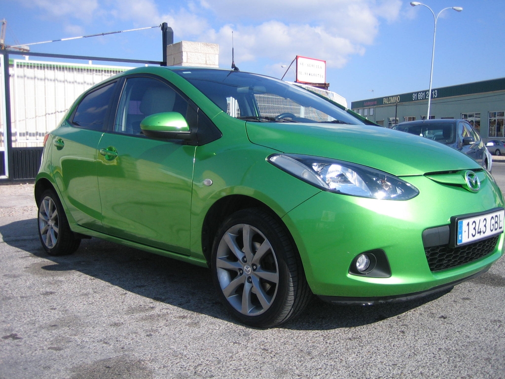 VISTA DELANTERA DERECHA MAZDA 2 1.4 CRDI 68CV