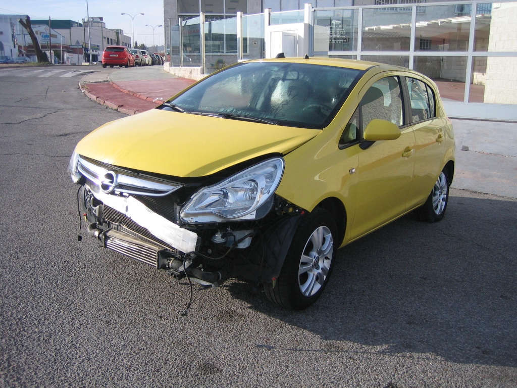 VISTA DELANTERA IZQUIERDA OPEL CORSA 1.3 ECO FLEX 75CV