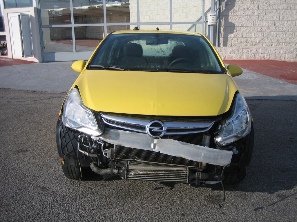 VISTA DELANTERA OPEL CORSA 1.3 ECO FLEX 75CV