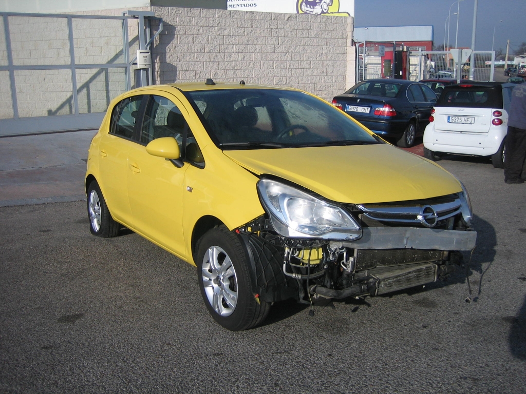VISTA DELANTERA DERECHA OPEL CORSA 1.3 ECO FLEX 75CV