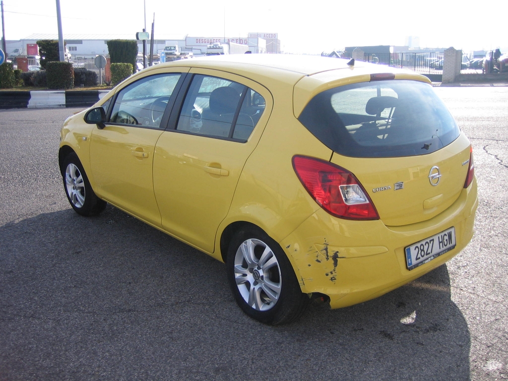 VISTA TRASERA IZQUIERDA OPEL CORSA 1.3 ECO FLEX 75CV