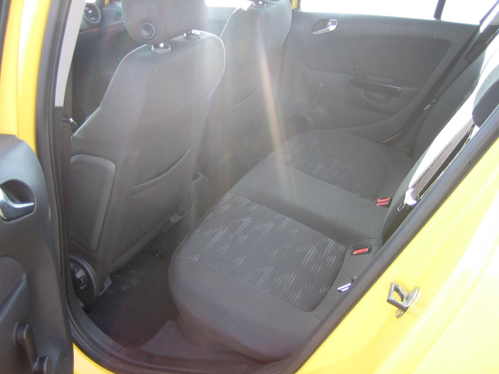 VISTA INTERIOR TRASERO OPEL CORSA 1.3 ECO FLEX 75CV