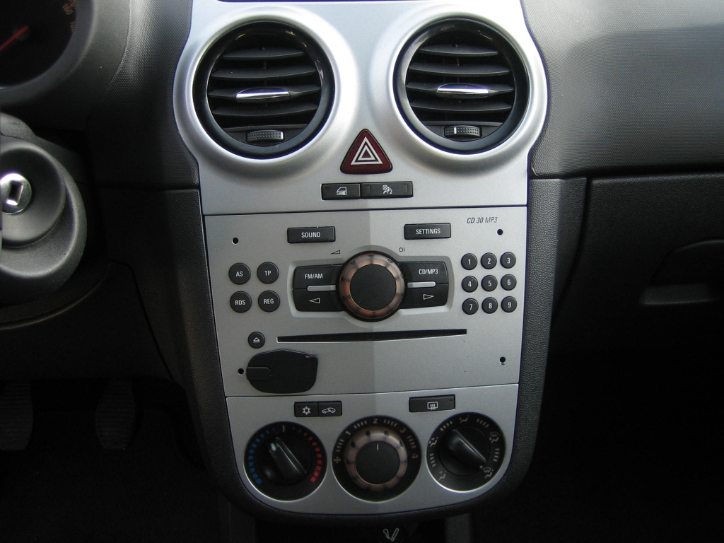 VISTA CD Y A/C OPEL CORSA 1.3 ECO FLEX 75CV