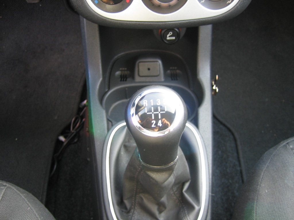 VISTA CAMBIO OPEL CORSA 1.3 ECO FLEX 75CV