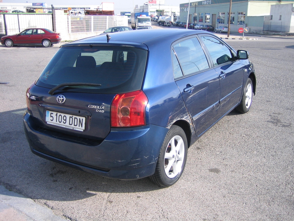 VISTA TRASERA DERECHA TOYOTA COROLLA 2.0 D4D 115CV