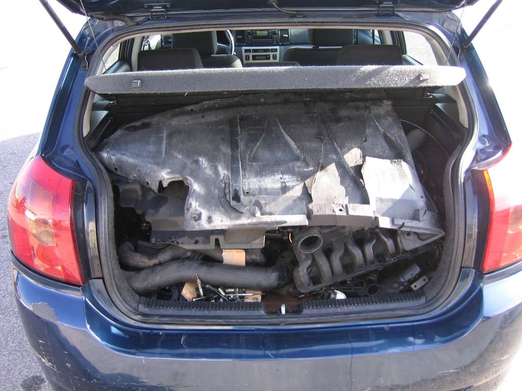 VISTA PIEZAS EN MALETERO TOYOTA COROLLA 2.0 D4D 115CV