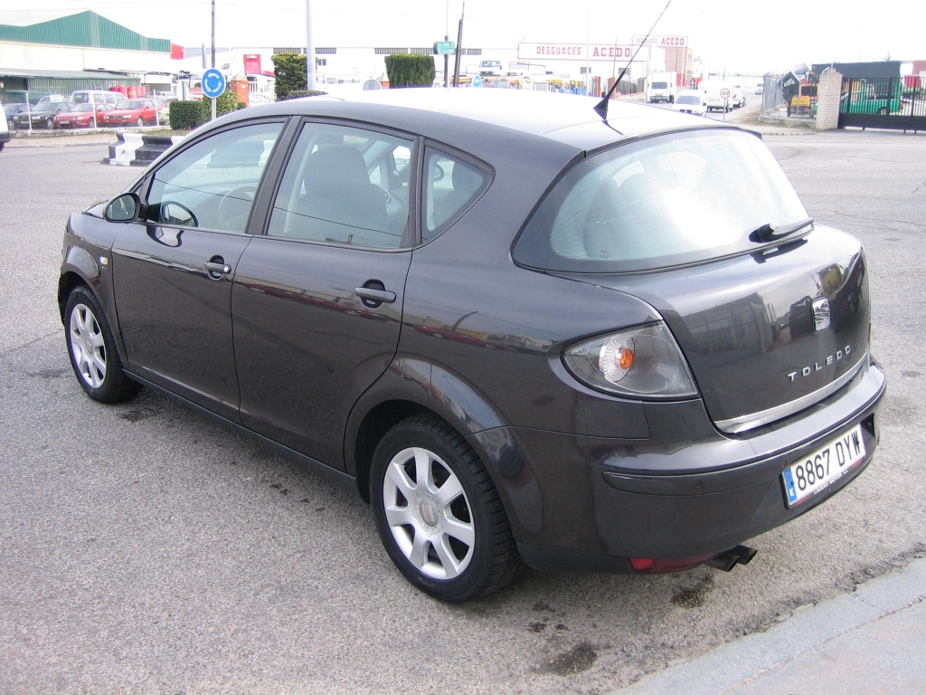 VISTA TRASERA IZQUIERDA SEAT TOLEDO 2.0 TDI 140CV DSG