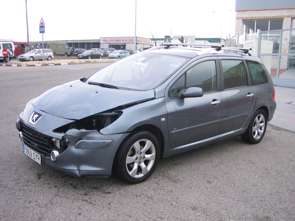 VISTA DELANTERA IZQUIERDA PEUGEOT 307 SW 1.6 HDI 110CV 7 PLAZAS