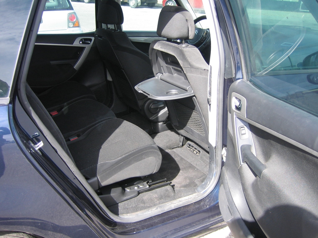 VIUSTA INTERIOR TRASERO 2 CITROEN  C-4 PICASSO 2.0HDI 136CV