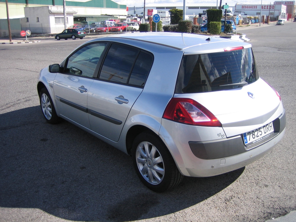 VISTA TRASERA IZQUIERDA RENAULT MEGANE 1.5 DCI 107CV