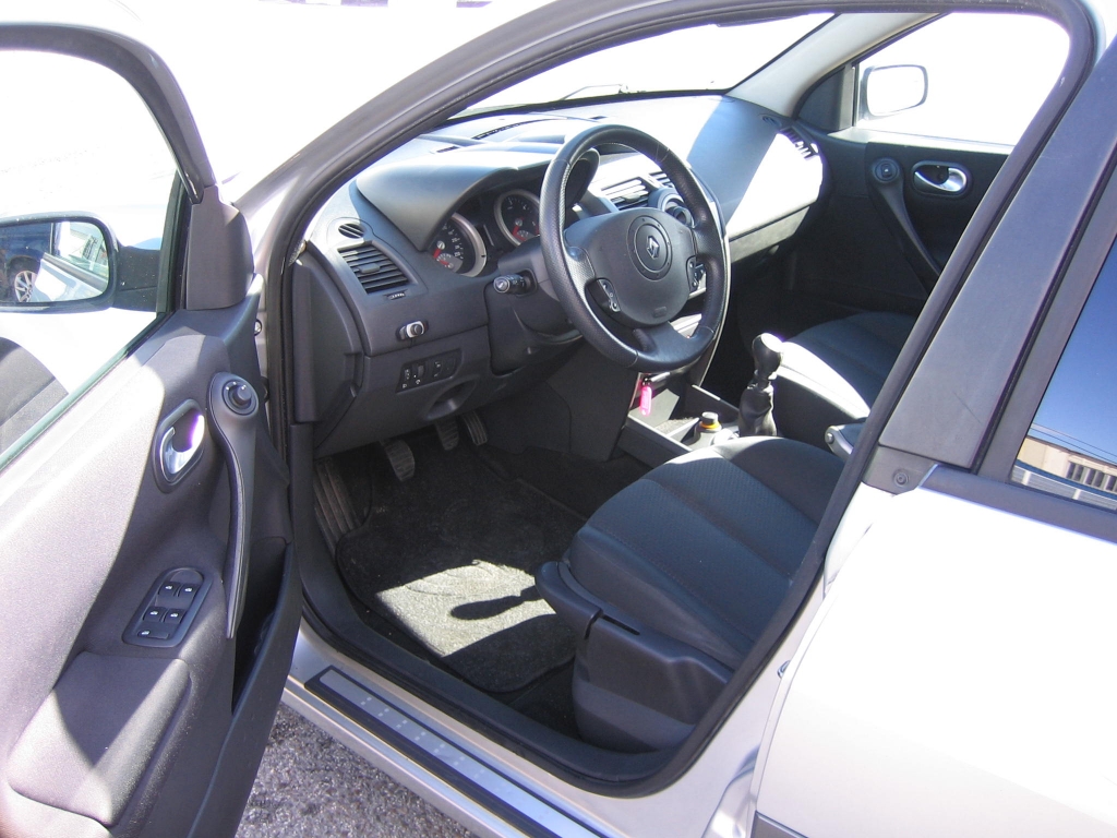 VISTA INTERIOR IZQUIERDO RENAULT MEGANE 1.5 DCI 107CV