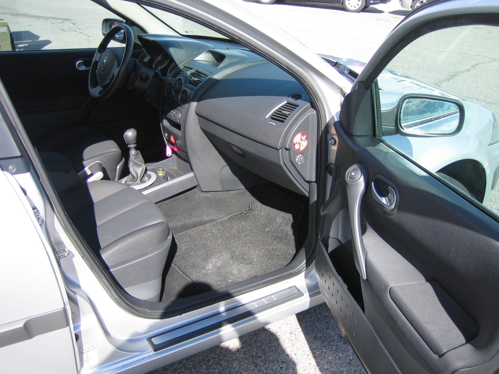 VISTA INTERIOR DERECHO RENAULT MEGANE 1.5 DCI 107CV