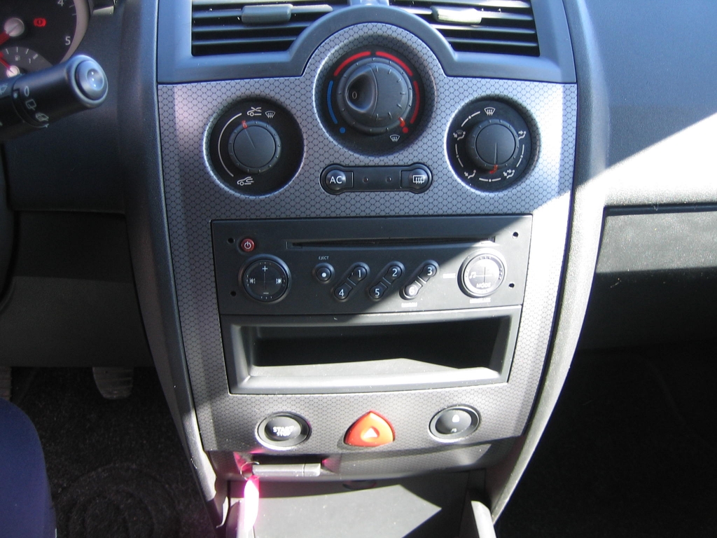 VISTA CD Y A/C RENAULT MEGANE 1.5 DCI 107CV