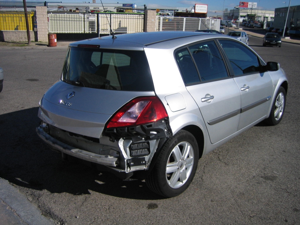 VISTA TRASERA DERECHA RENAULT MEGANE 1.9 DCI 120CV