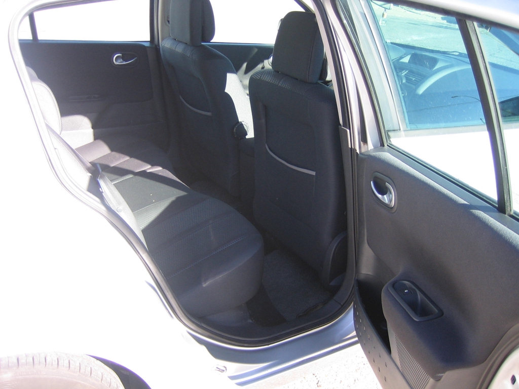 VISTA INTERIOR TRASERO 2 RENAULT MEGANE 1.9 DCI 120CV