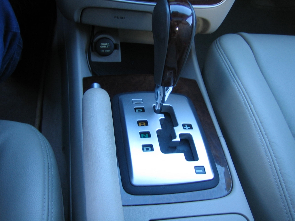 VISTA CAMBIO HYNDAI SONATA 2.0 CRDI 147CV AUTOMATICO