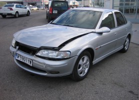 VISTA DELANTERA IZQUIERDA OPEL VECTRA B 2.0 DTI 16V 100CV VISTA DELANTERA IZQUIERDA OPEL VECTRA B 2.0 DTI 16V 100CV