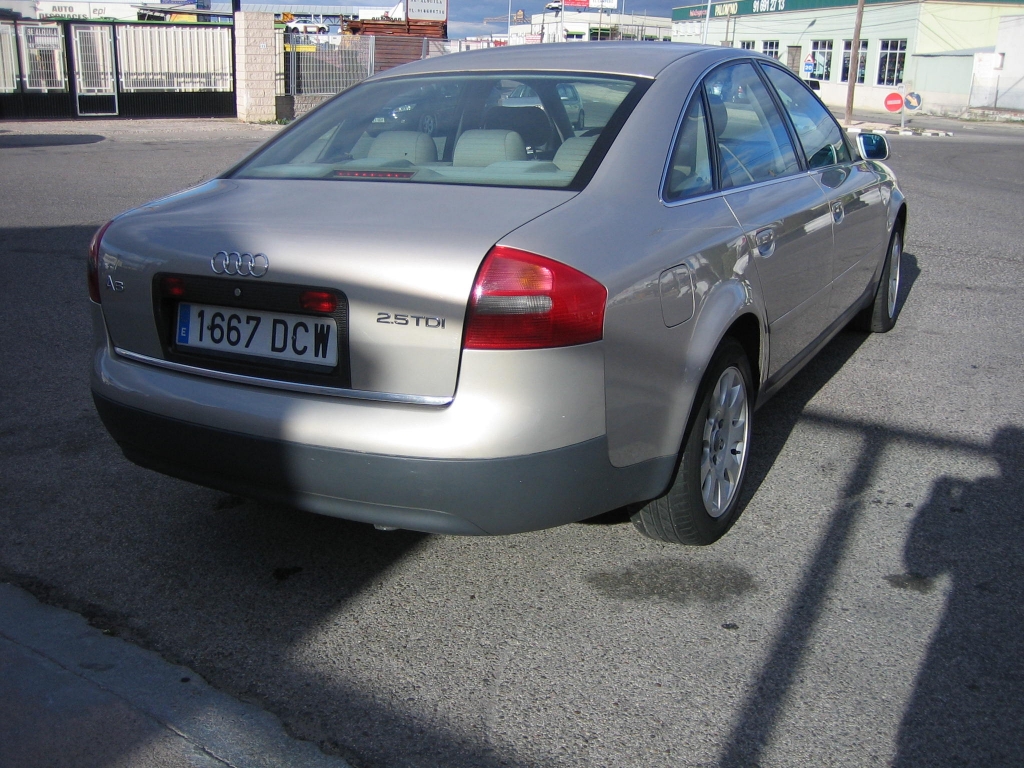 VISTA TRASERA DERECHA AUDI A-6 2.5 TDI 150CV AUTOMATICO