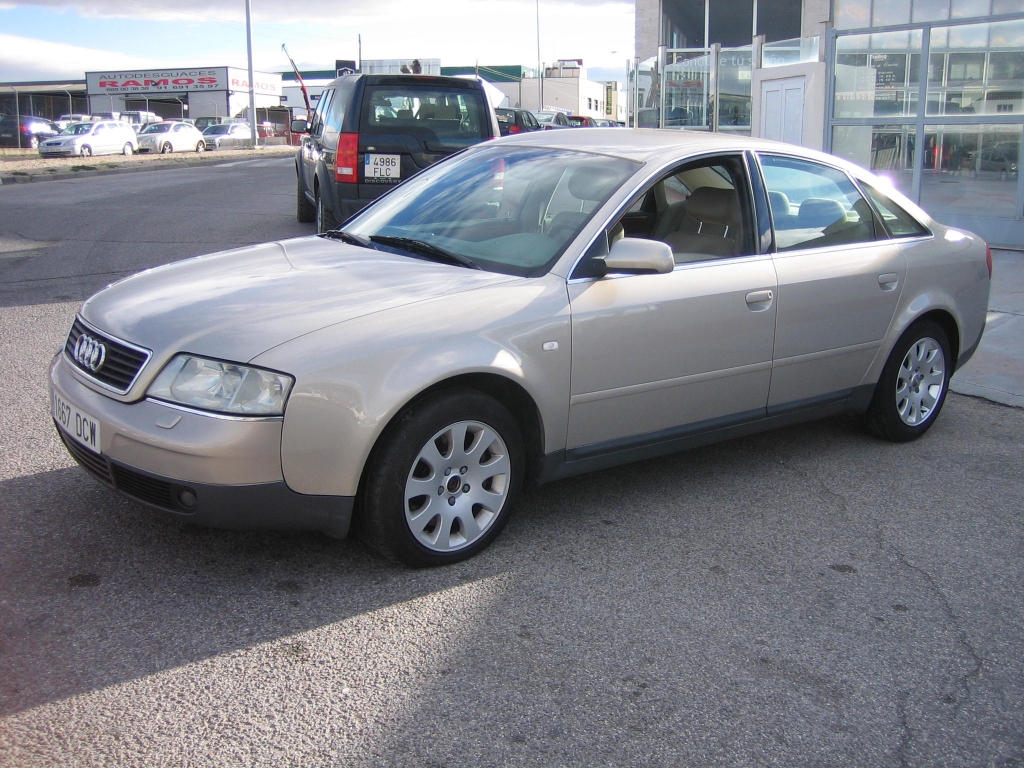 VISTA DELANTERA IZQUIERDA AUDI A-6 2.5 TDI 150CV AUTOMATICO