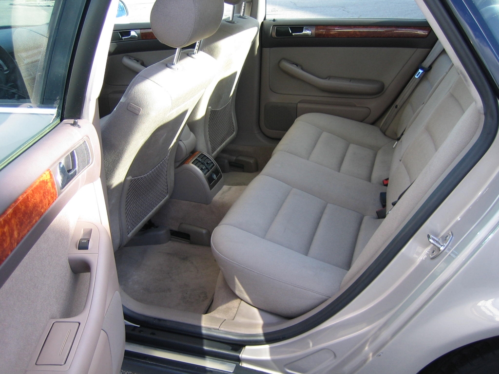 VISTA INTERIOR TRASERO AUDI A-6 2.5 TDI 150CV AUTOMATICO