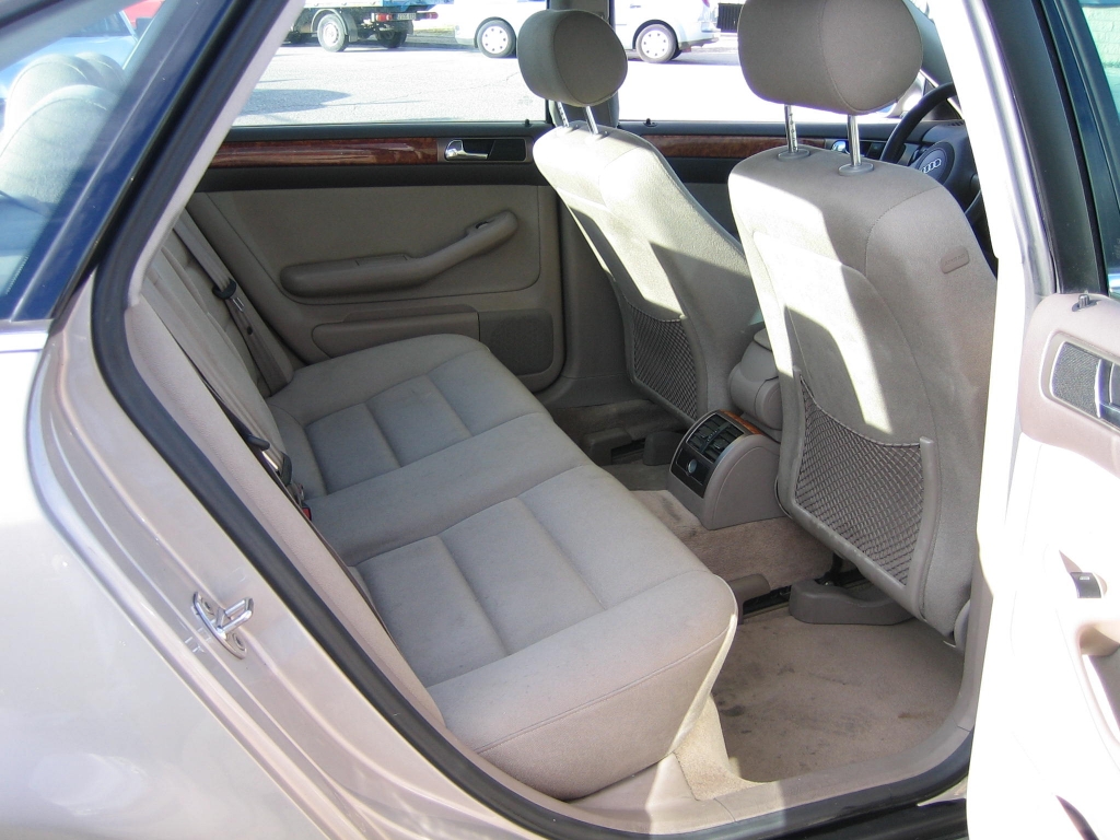 VISTA INTERIOR TRASERO 2 AUDI A-6 2.5 TDI 150CV AUTOMATICO