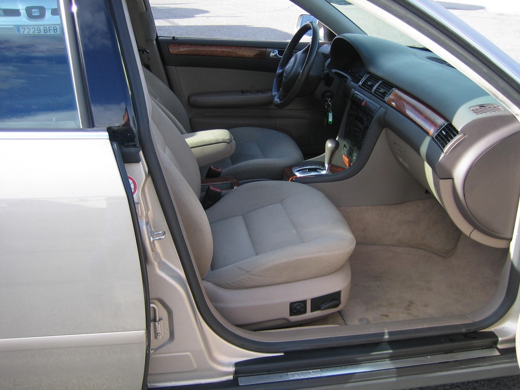 VISTA INTERIOR DERECHO AUDI A-6 2.5 TDI 150CV AUTOMATICO