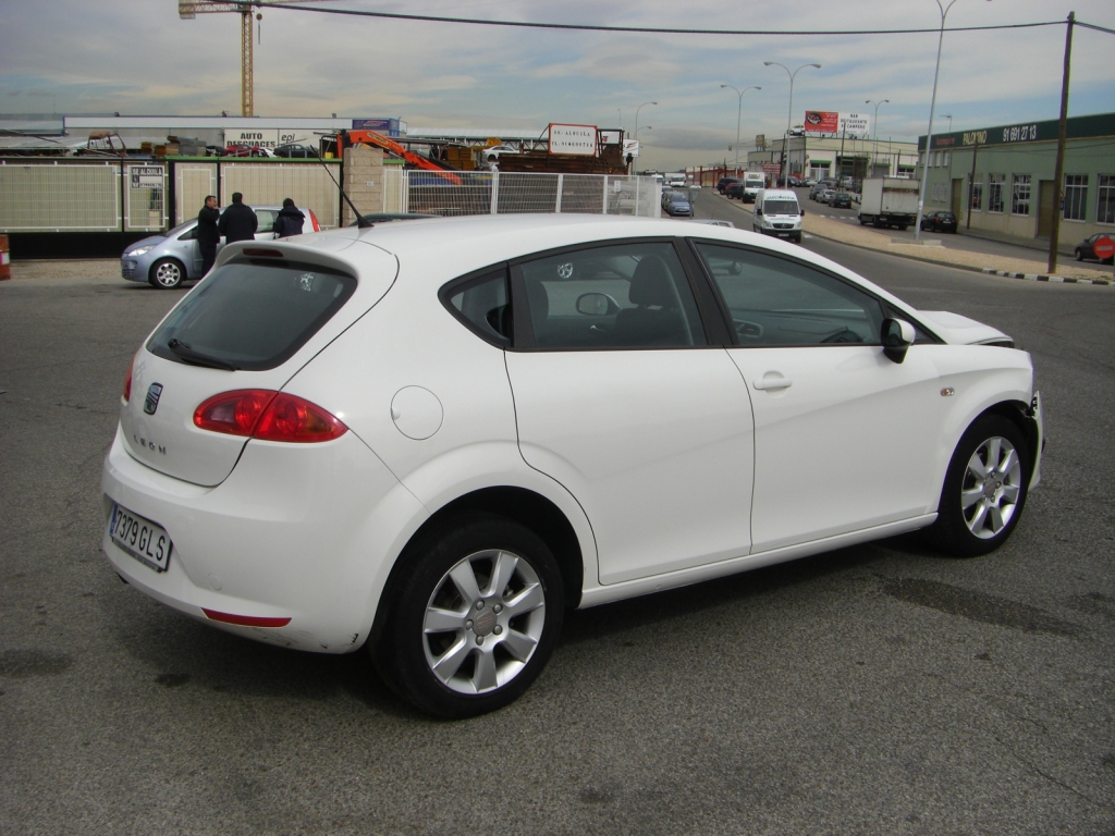 VISTA TRASERA DERECHA SEAT LEON 2.0 TDI 105CV STYLANCE ECOMOTIVE DPF