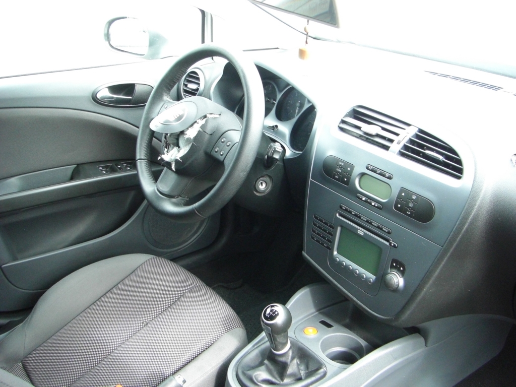 VISTA INTERIOR IZQUIERDO SEAT LEON 2.0 TDI 105CV STYLANCE ECOMOTIVE DPF