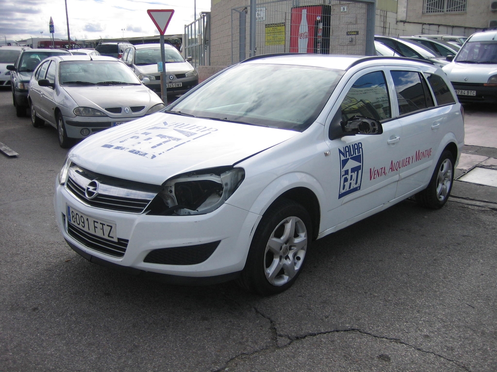 VISTA DELANTERA IZQUIERDA OPEL ASTRA STATION WAGON 1.7 CDTI 100CV
