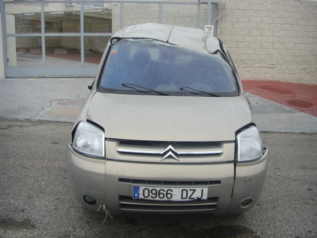 VISTA DELANTERA CITROEN BERLINGO 1.6 HDI 90CV COMBI