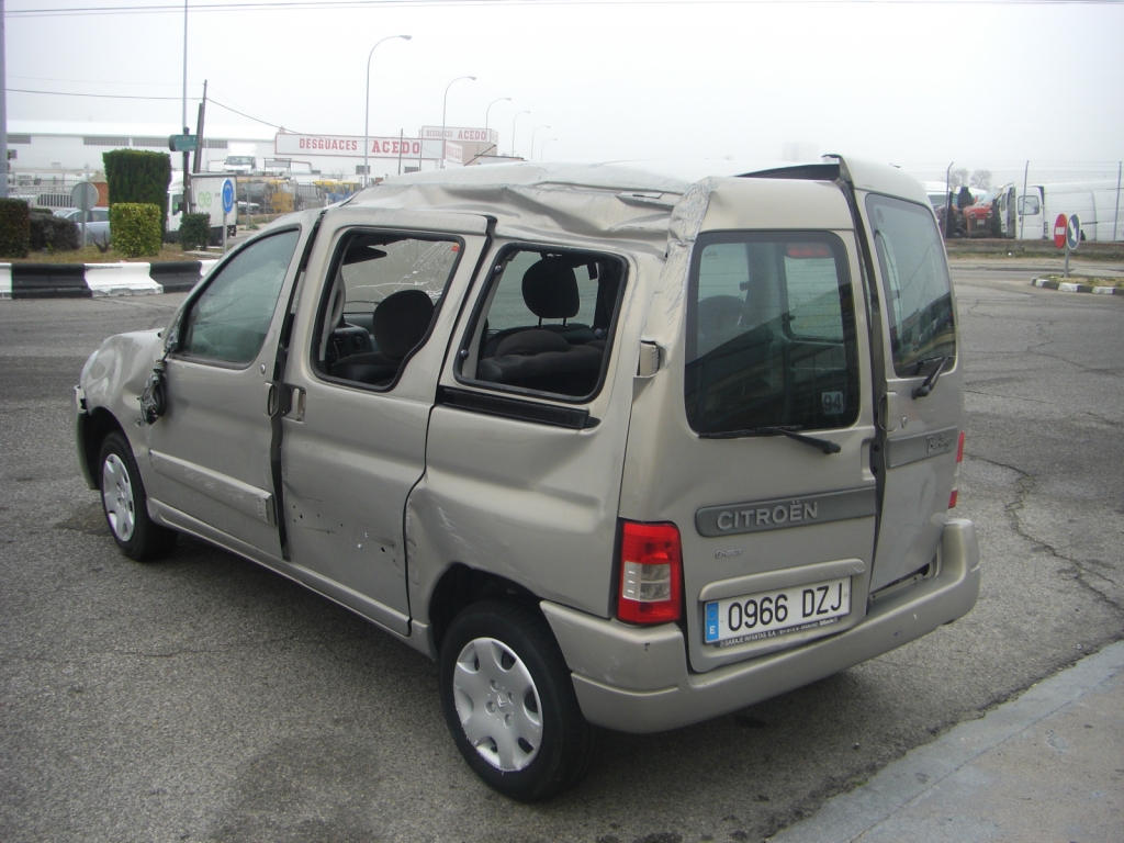 VISTA TRASERA IZQUIERDA CITROEN BERLINGO 1.6 HDI 90CV COMBI