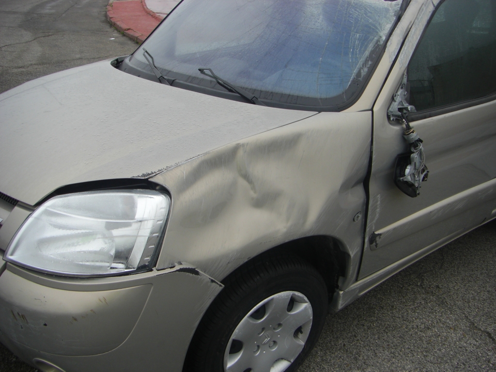 VISTA GOLPE 3 CITROEN BERLINGO 1.6 HDI 90CV COMBI