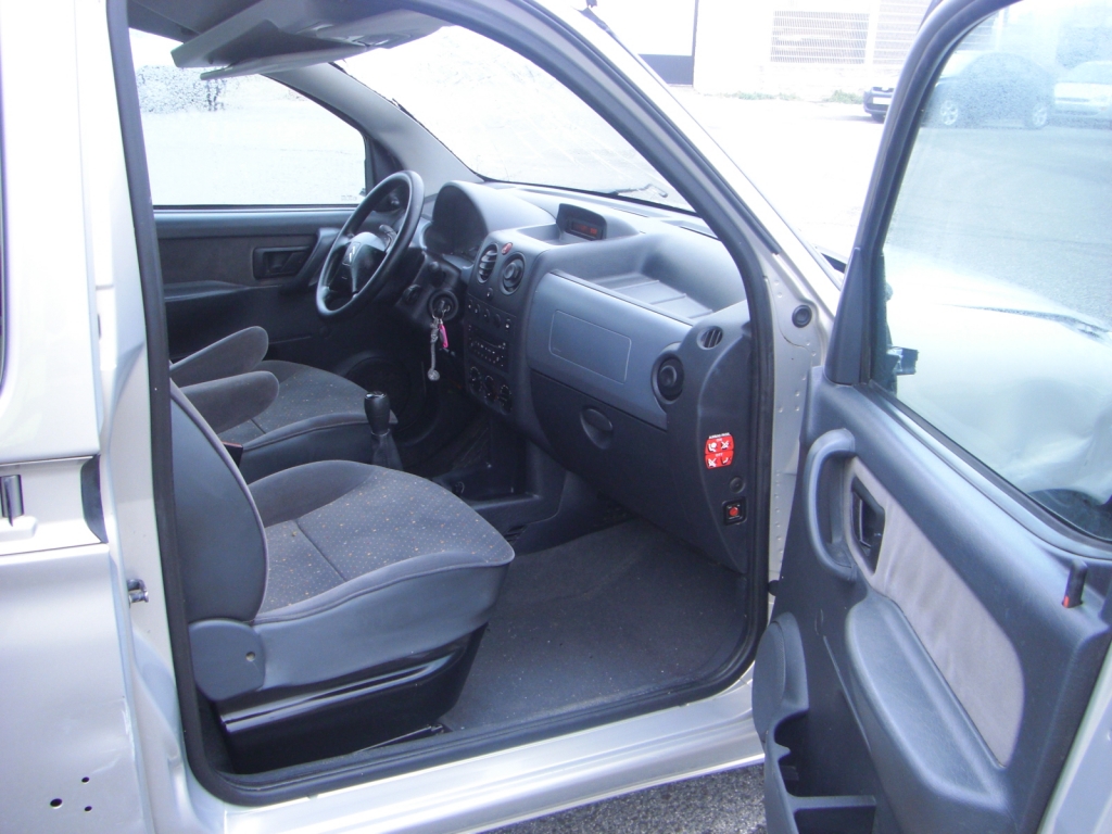 VISTA INTERIOR DERECHO CITROEN BERLINGO 1.6 HDI 90CV COMBI