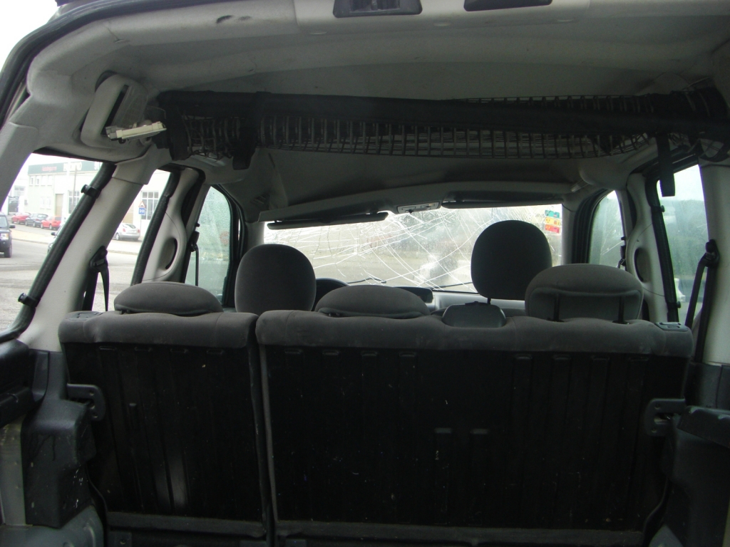 VISTA INTERIOR CITROEN BERLINGO 1.6 HDI 90CV COMBI