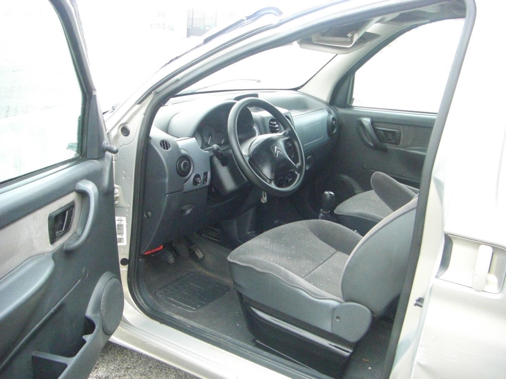 VISTA INTERIOR IZQUIERDO CITROEN BERLINGO 1.6 HDI 90CV COMBI