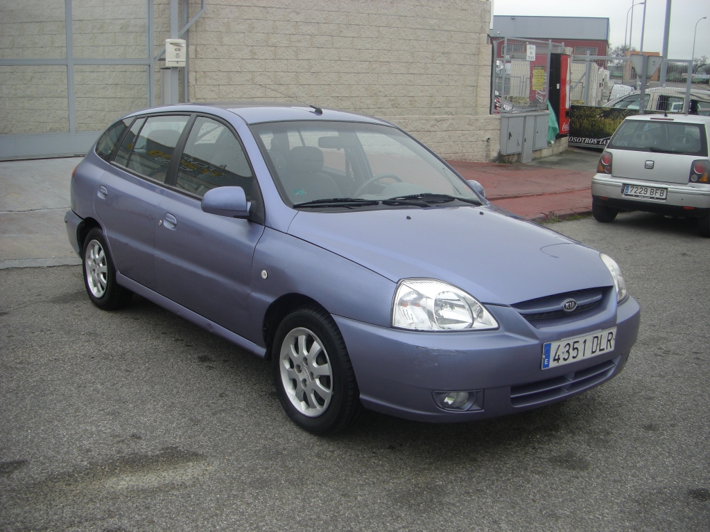 VISTA DELANTERA DERECHA KIA RIO 1.6 I-S 100CV FAMILIAR