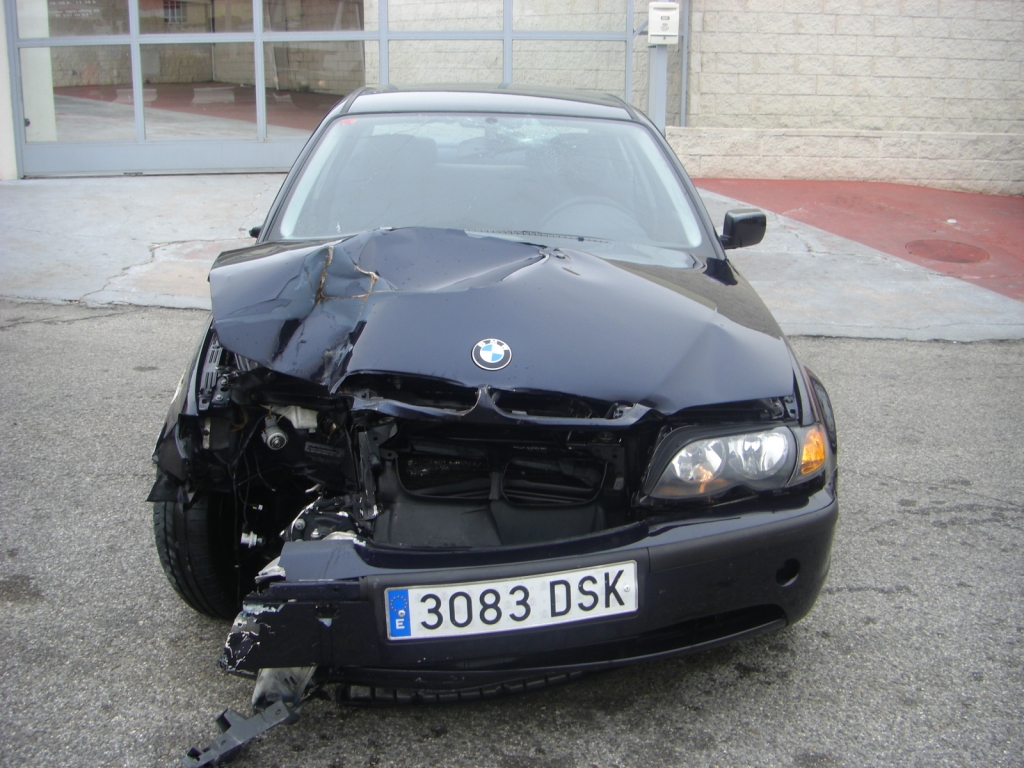 VISTA DELANTERA BMW 320 D 2.0 150CV