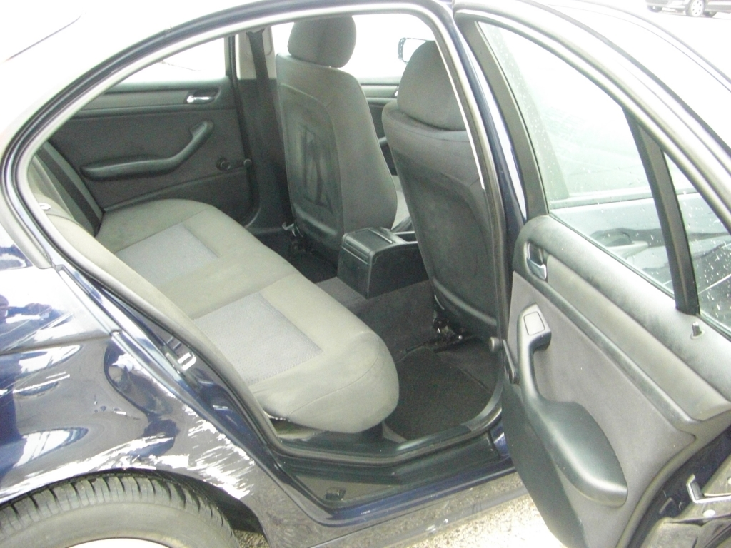VISTA INTERIOR TRASERO 2 BMW 320 D 2.0 150CV
