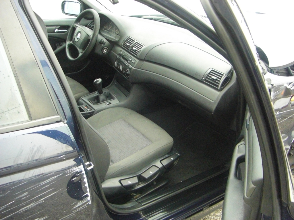 VISTA INTERIOR DERECHO BMW 320 D 2.0 150CV