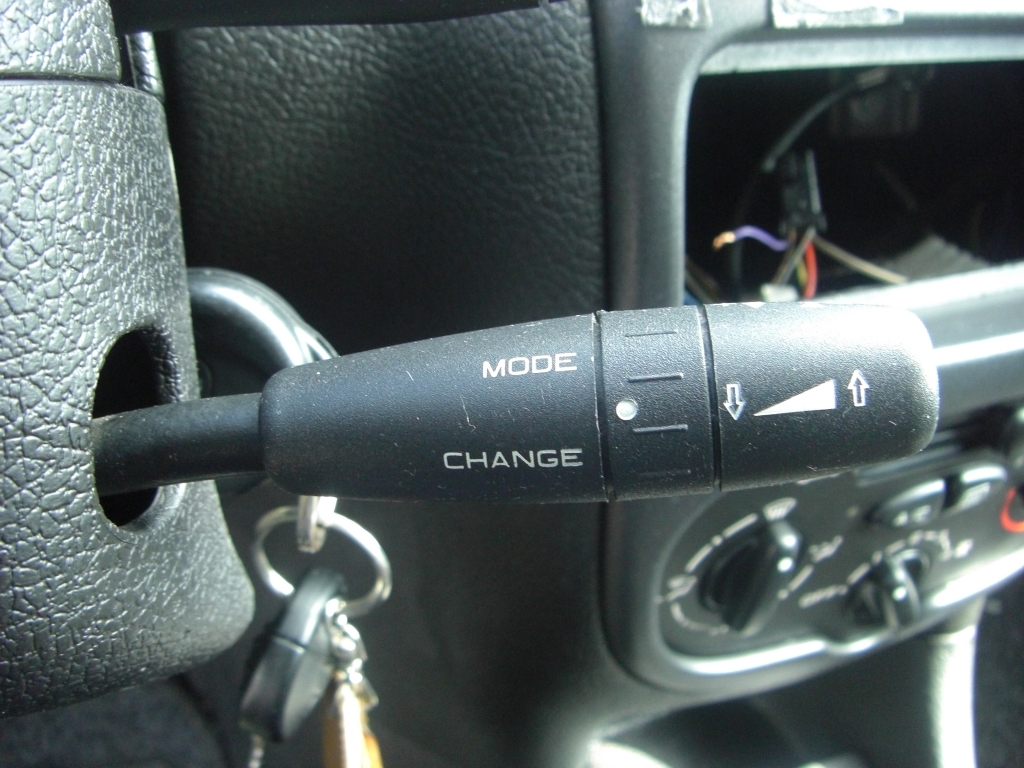 VISTA MANDOS AUDIO EN VOLANTE PEUGEOT 206 XS 1.9 HDI 90CV