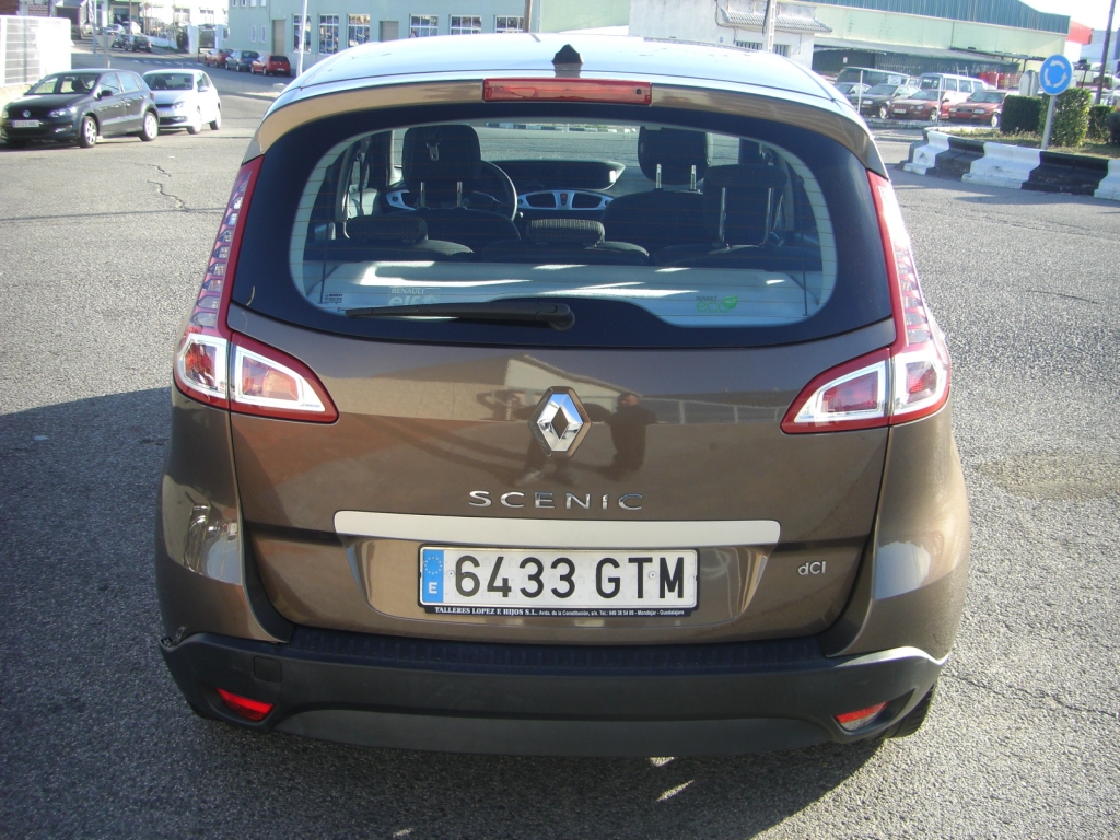 VISTA TRASERA RENAULT SCENIC 1.5 DCI DINAMIQUE 105CV