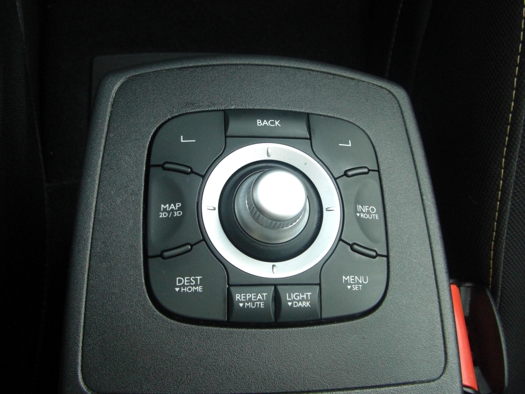 VISTA MANDOS NAVI VISTA INTERIOR TRASERO RENAULT SCENIC 1.5 DCI DINAMIQUE 105CV